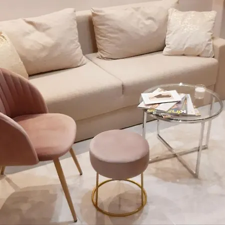 77 νικη Apartment *