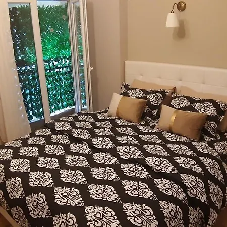 77 νικη Apartment